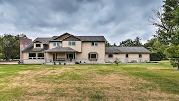 House (Multiple Bedrooms) | Front of property