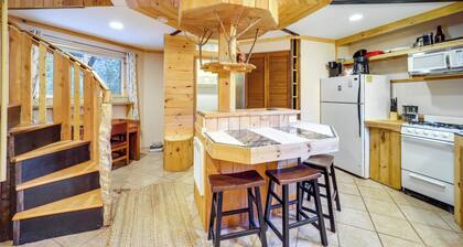 Unique West Jefferson Home w/ Fire Pit & Grill!