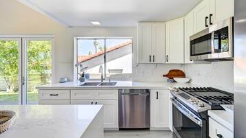 House (2 Bedrooms) | Private kitchen | Microwave, oven, stovetop, dishwasher