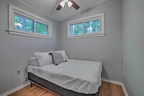 House (2 Bedrooms) | Interior - 22 Mi to Ski Big Bear! Lake Wallenpaupack Getaway (Greentown)