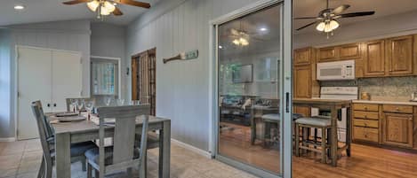 House (2 Bedrooms) | Interior