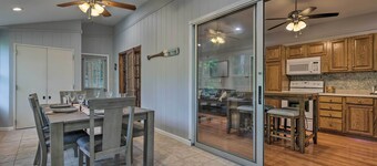 22 Mi to Ski Big Bear! Lake Wallenpaupack Getaway