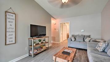 Apartment (2 Bedrooms) | Front of property