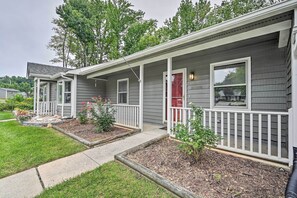 Apartment (2 Bedrooms) | Interior - Lovely High Point Abode ~ 2 Mi to University! (High Point)