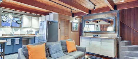 House (2 Bedrooms) | Interior