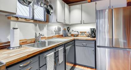 Inviting Mt Hood Cabin w/ Porch: 1 Mi to Skibowl!