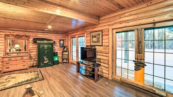 House (1 Bedroom) | Interior