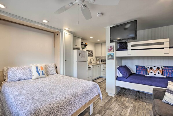 Apartment (0 Bedroom) | Front of property