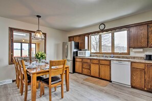 House (4 Bedrooms) | Interior