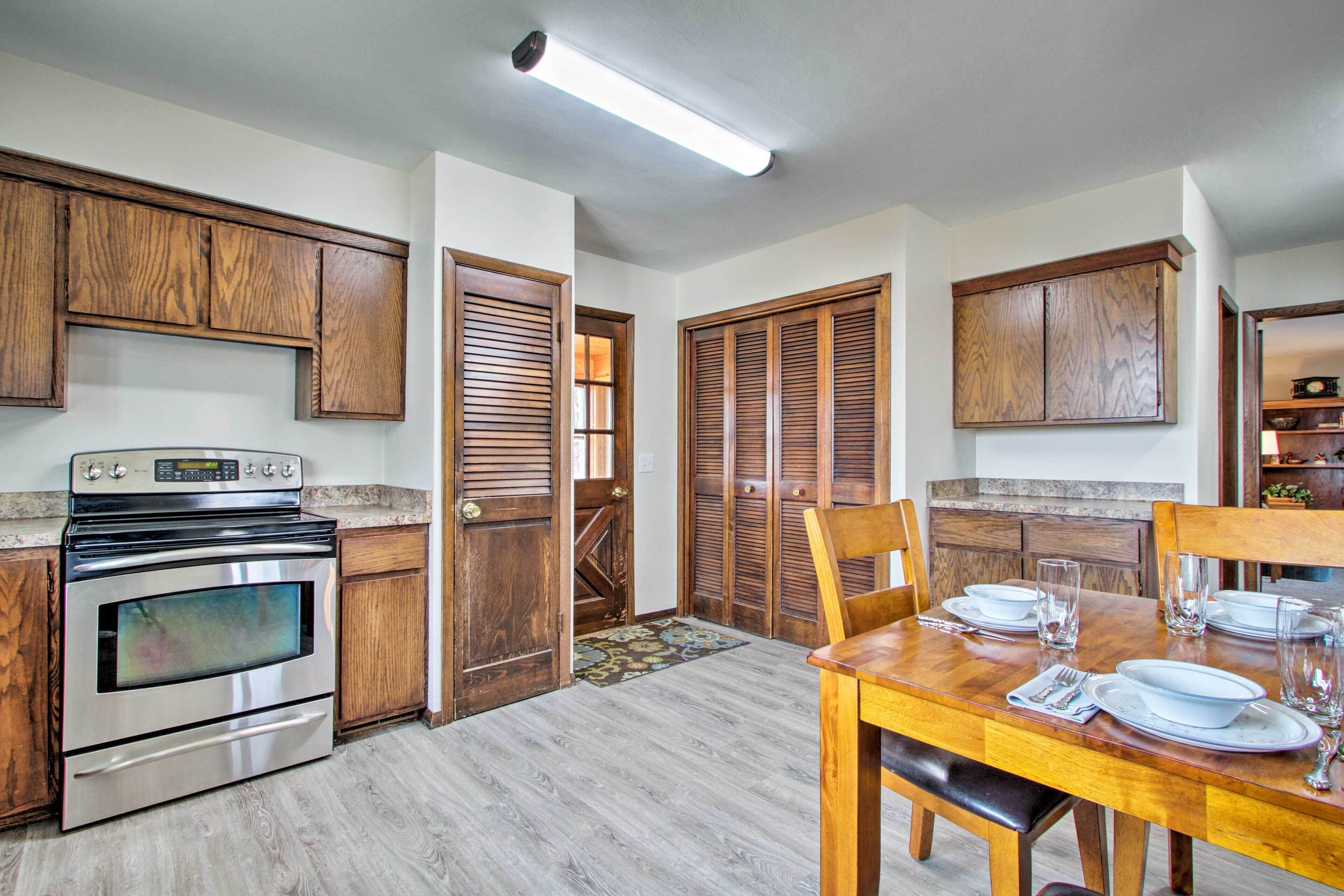 Wisconsin River Valley Farmhouse W/fire Pit & View