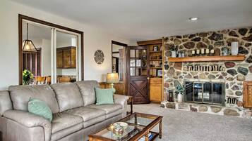 House (4 Bedrooms) | Interior