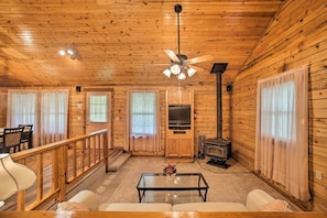 House (0 Bedroom) | Interior - Studio w/ Deck: Near Thorncrown Chapel & Lakes (Eureka Springs)