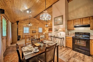 House (0 Bedroom) | Interior - Studio w/ Deck: Near Thorncrown Chapel & Lakes (Eureka Springs)