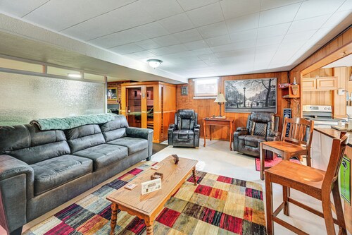 Private Sauna, Patio! Apt Steps to Columbia River