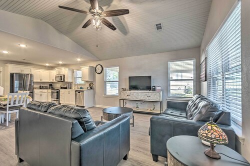 Family Home ~ 5 Mi to Downtown Little Rock!