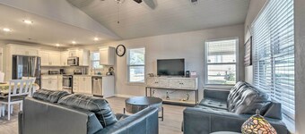 Family Home ~ 5 Mi to Downtown Little Rock!