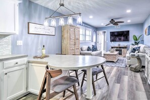 Apartment (1 Bedroom) | Interior - Walk to Beaches: North Myrtle Beach Condo! (North Myrtle Beach)