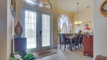 Villa (6 Bedrooms) | Interior