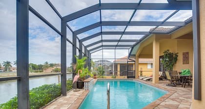 Upscale Marco Island Villa w/ Outdoor Bar + Pool!