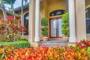 Villa (6 Bedrooms) | Détail de l’extérieur