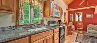 Cabin in the Untouched Woods - 3 Miles to Ski