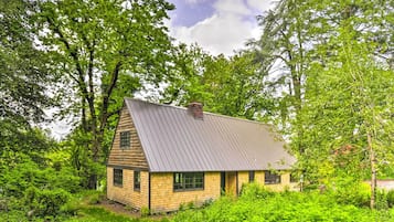 Cottage (3 Bedrooms) | Front of property