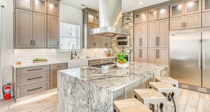 Walk to Ocean: Myrtle Beach House w/ Hot Tub!