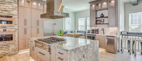 House (4 Bedrooms) | Interior