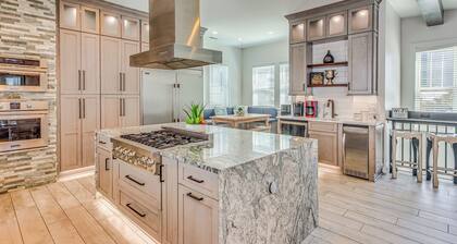 Walk to Ocean: Myrtle Beach House w/ Hot Tub!