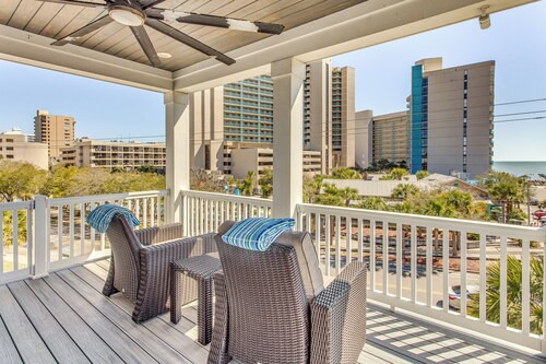 Walk to Ocean: Myrtle Beach House w/ Hot Tub!