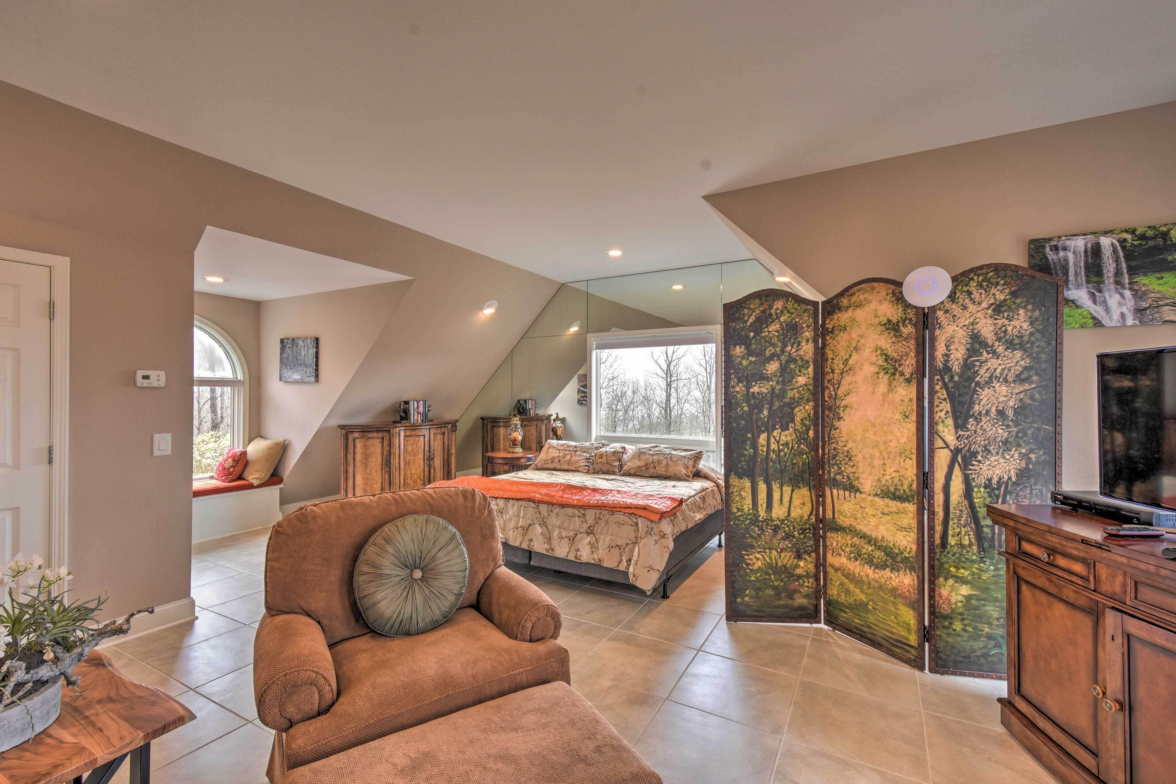 Hayesville Studio: Nearby Hiking & Golfing!