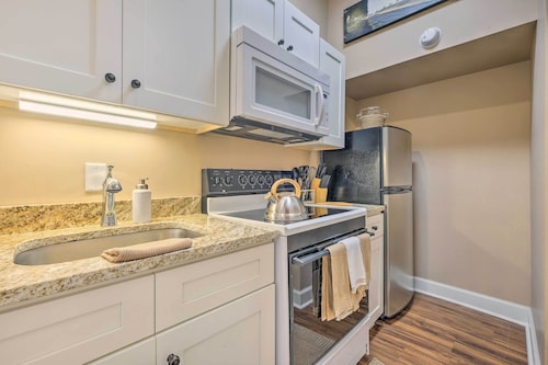 Quaint Apartment in Historic Georgetown!