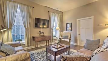 Apartment (2 Bedrooms) | Front of property