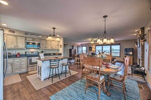 House (2 Bedrooms) | Interior - Mountains Majesty Cabin w/ Hot Tub & Mtn Views! (Ruidoso)