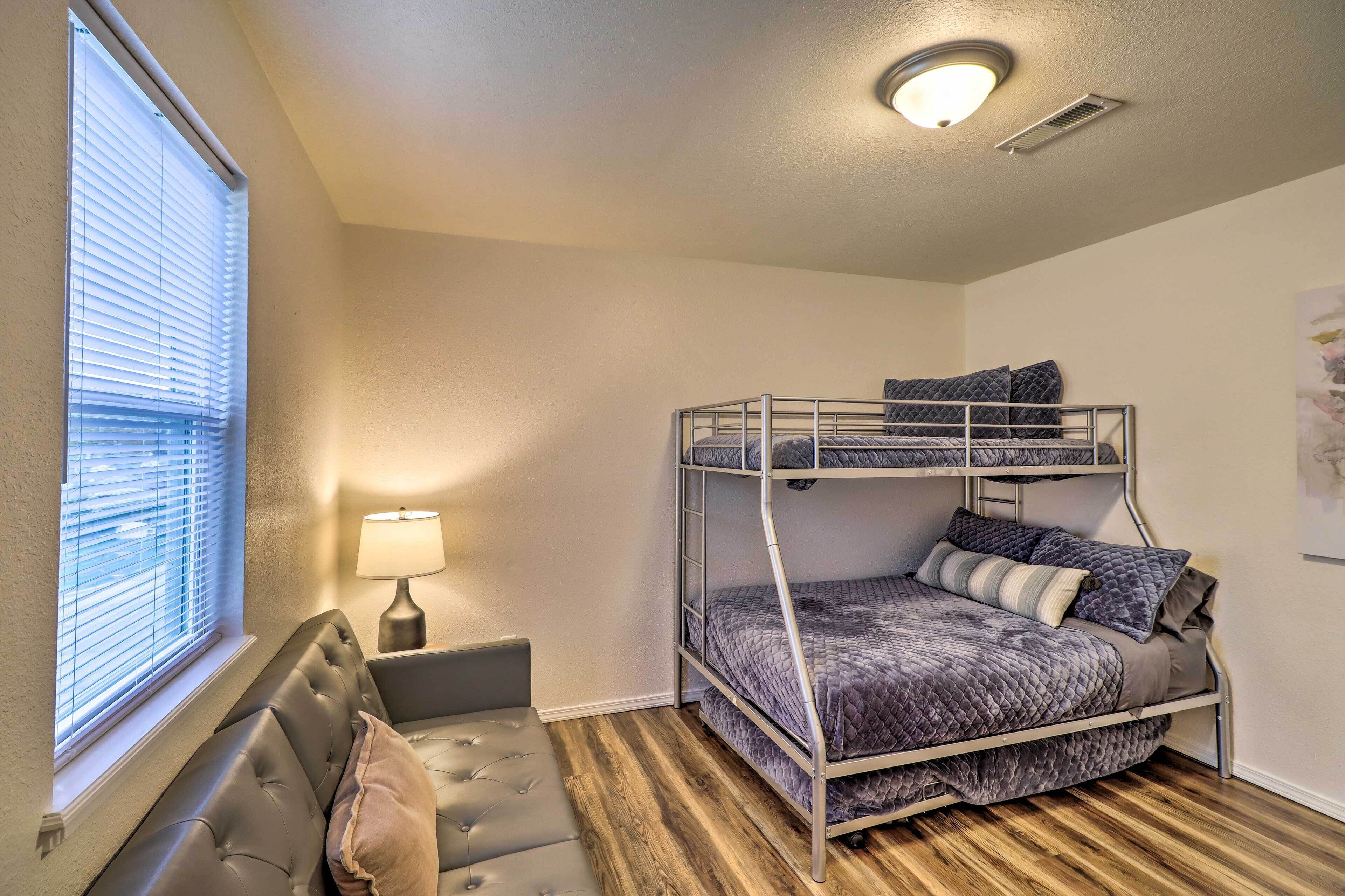 Pet-friendly West Plains Pad < 1 Mi to Dtwn!