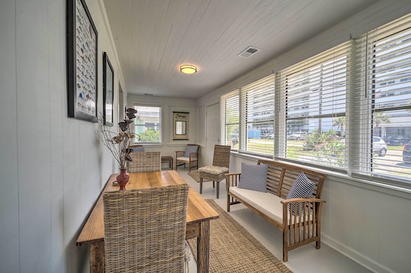 Interior - Bright Carolina Beach Cottage w/ Yard & Grill (Carolina Beach)