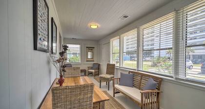Bright Carolina Beach Cottage w/ Yard & Grill