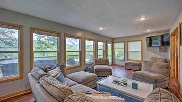 House (1 Bedroom) | Interior