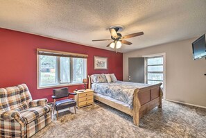 Interior - 14 Mi to Ski Apache: Ruidoso Home w/ Deck & Grill! (Ruidoso)