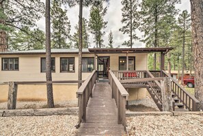 Interior - 14 Mi to Ski Apache: Ruidoso Home w/ Deck & Grill! (Ruidoso)