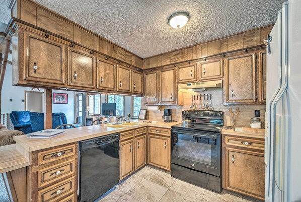 House (4 Bedrooms) | Interior