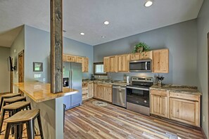 House (2 Bedrooms) | Interior