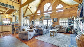 House (4 Bedrooms) | Interior