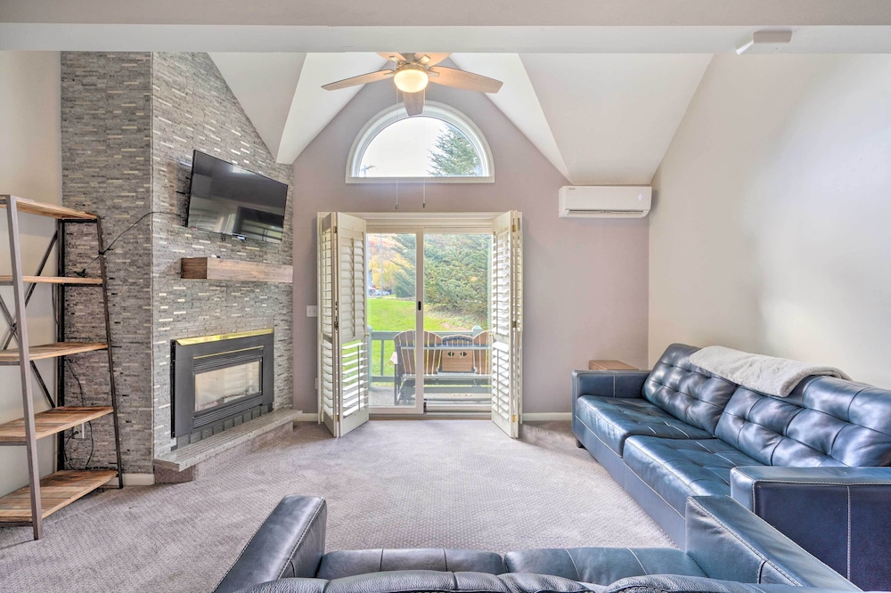 Ellicottville Townhome ~ Half Mi to Slopes!