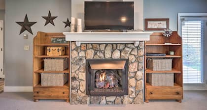 6 Mi to Skiing: Mtn-view Condo in Seven Devils