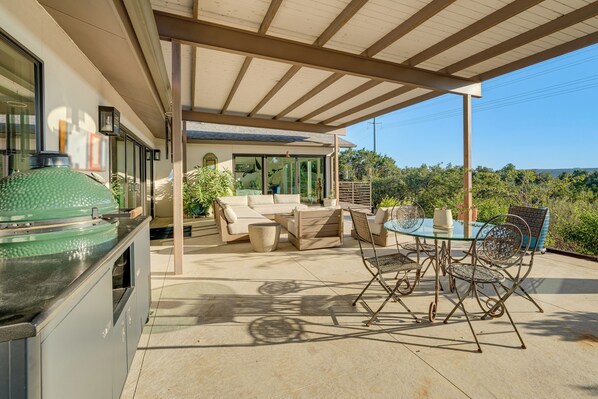 Casa (3 Bedrooms) | Restaurante al aire libre