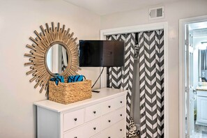 Apartment (1 Bedroom) | Interior - Breezy Beachfront Condo in Heart of Corpus Christi (Corpus Christi)