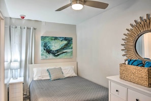 Apartment (1 Bedroom) | Interior - Breezy Beachfront Condo in Heart of Corpus Christi (Corpus Christi)
