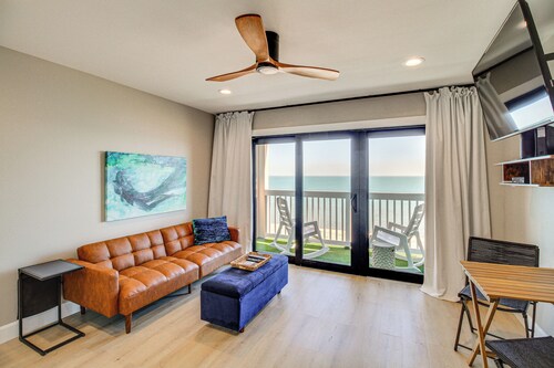 Breezy Beachfront Condo in Heart of Corpus Christi