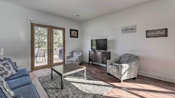 House (4 Bedrooms) | Front of property